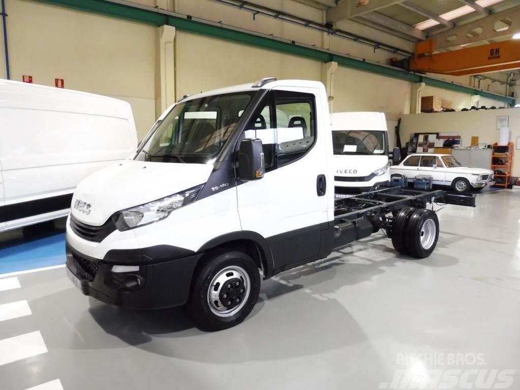 Iveco Daily Chasis Cabina 35C14 3450 136 Panel vans