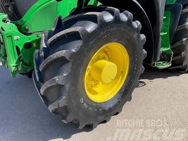 John Deere 6R215 Tractors