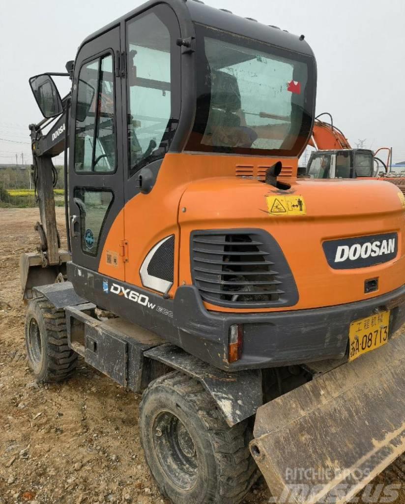 Doosan DX60W Wheeled excavators