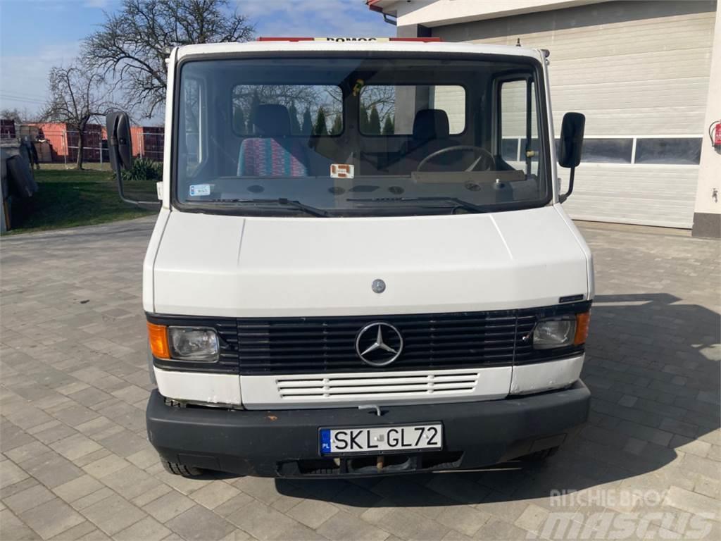 Mercedes-Benz ATEGO 611D Chassis Cab trucks