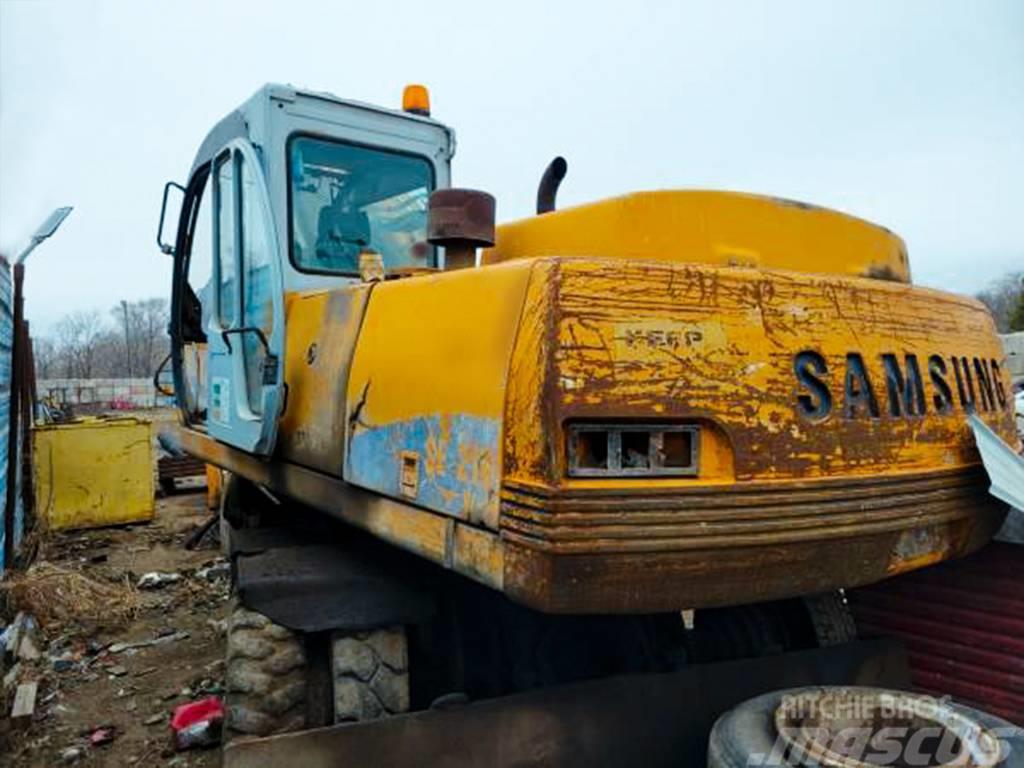 Samsung SE 210 Crawler excavators