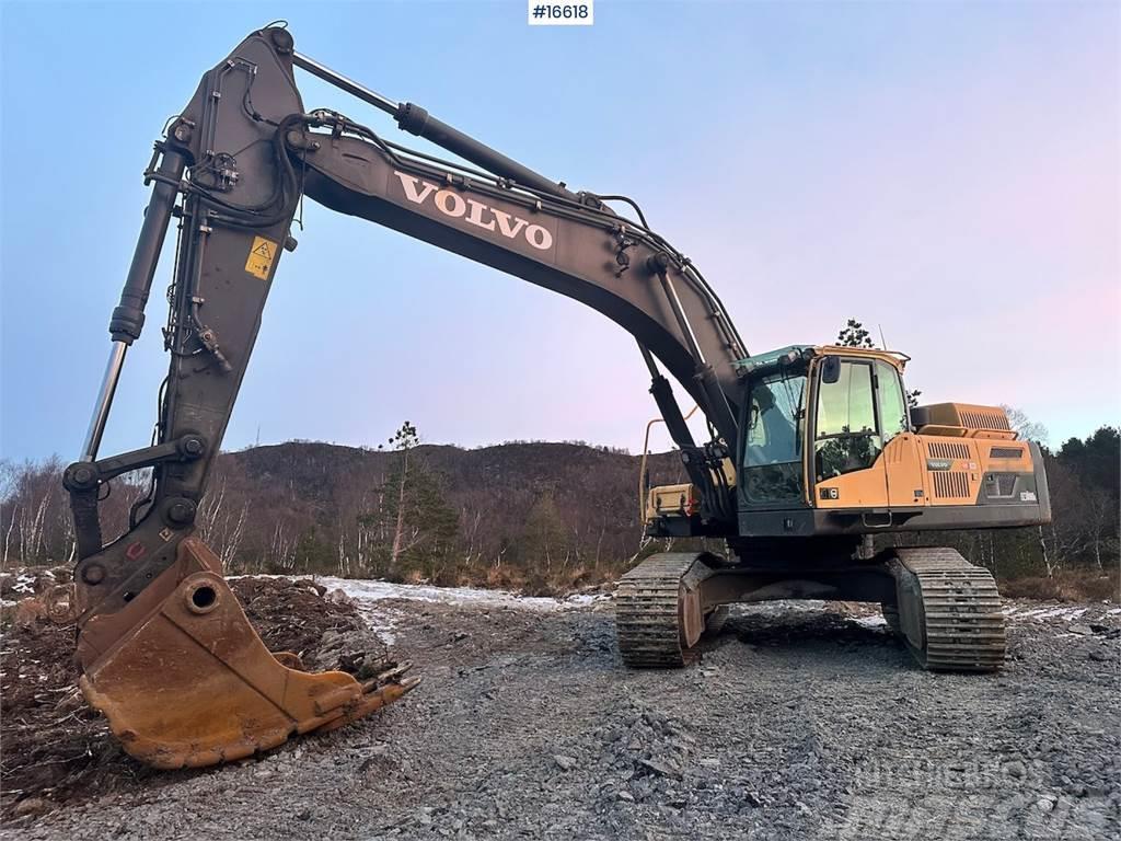 Volvo EC380 Tracked digger w/ Digger bucket and HK attac Crawler excavators