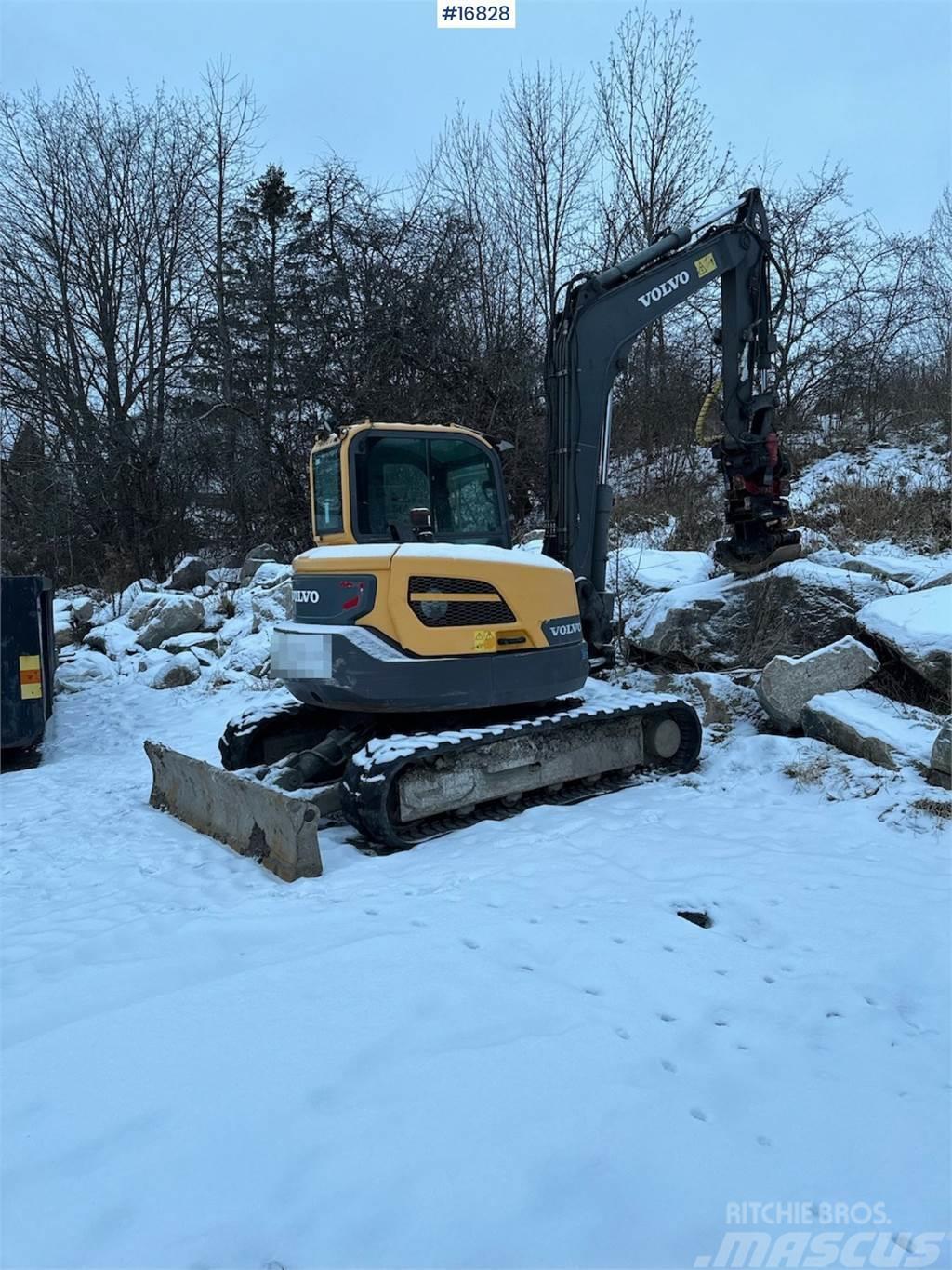 Volvo ECR88D Tracked excavator w/ bucket and tilt Crawler excavators