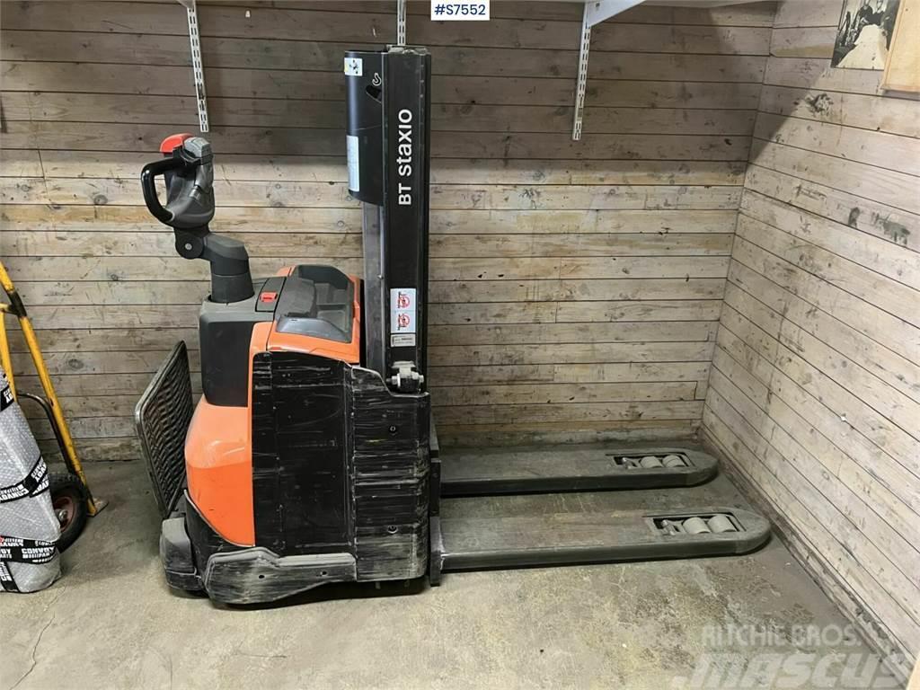 Toyota Stacker truck SWE200D Other