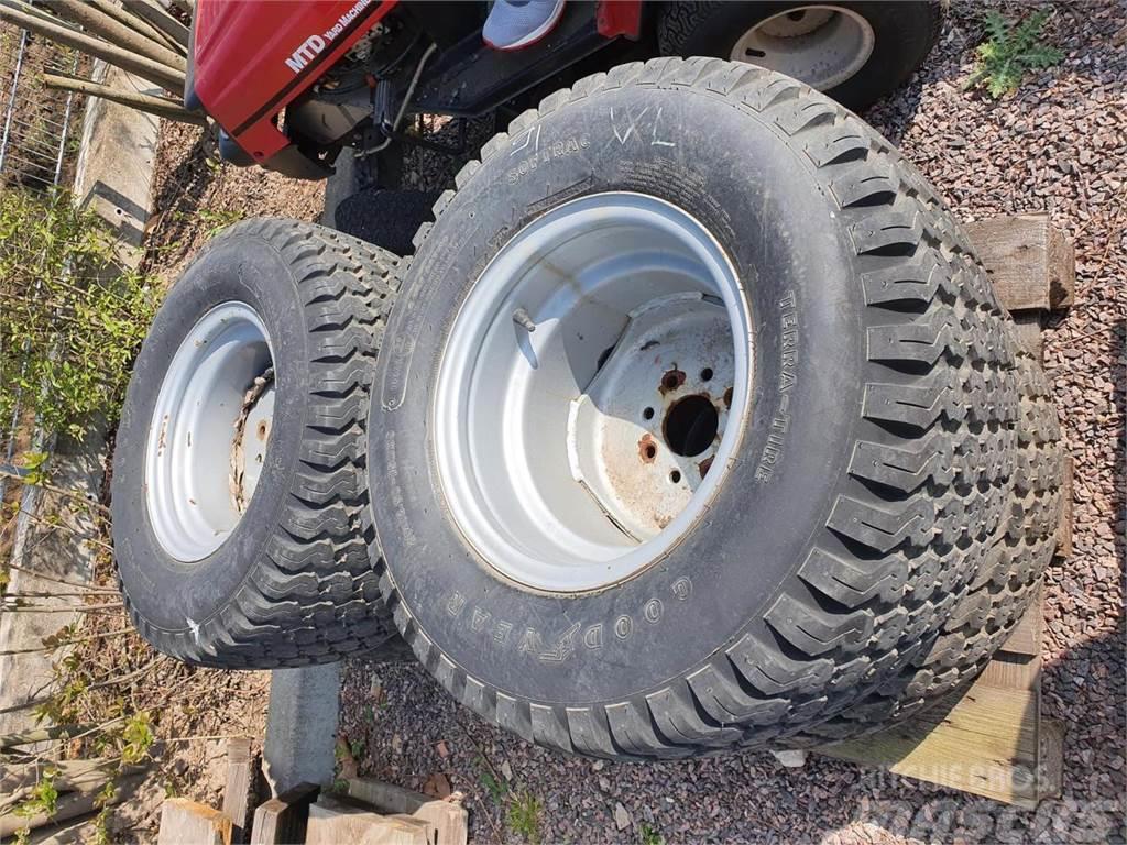 Goodyear 29x12.50-15 x4 Tyres, wheels and rims
