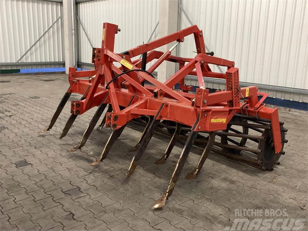Evers Mustang 11B Cultivators
