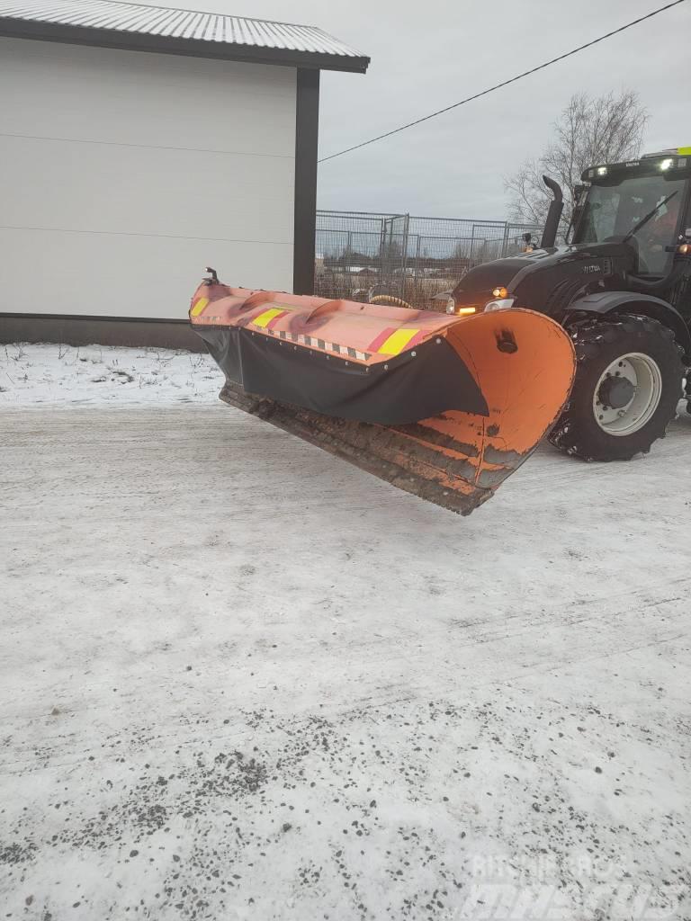 FMG PA360 Snow blades and plows