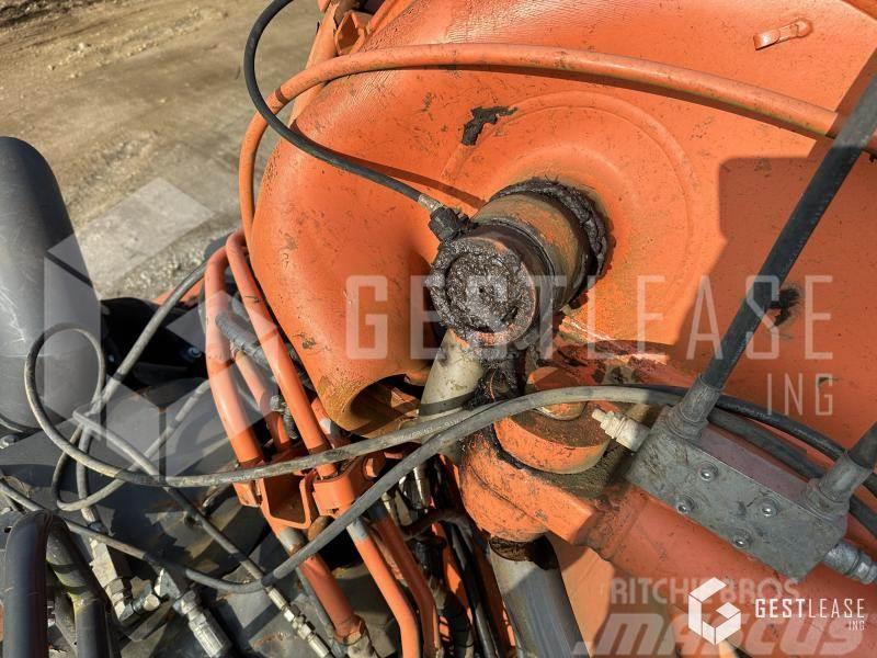 Hitachi ZX135US Crawler excavators