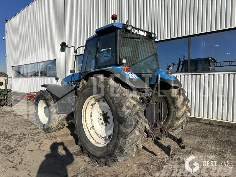 New Holland FORD 8560 Tractors