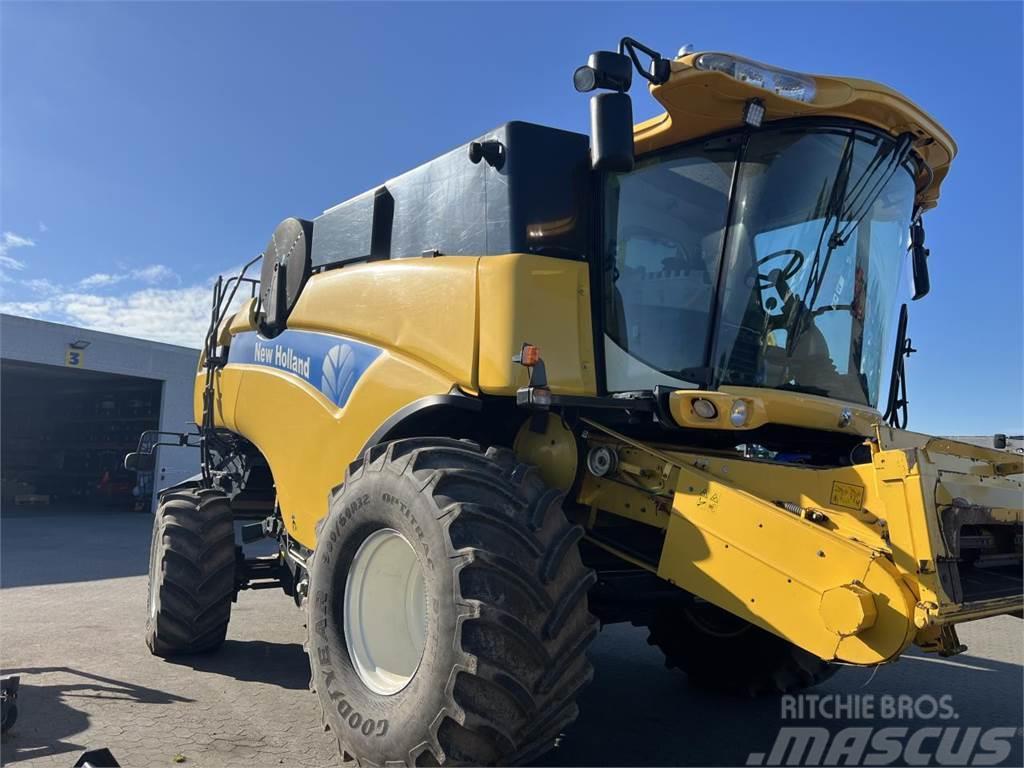 New Holland CX 840 FSH Combine harvesters