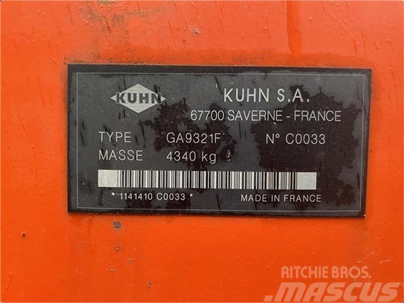 Kuhn GA9321F Rakes and tedders
