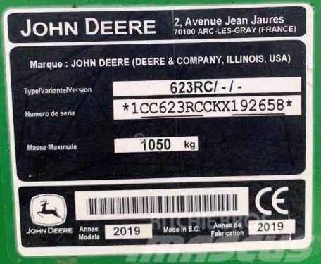 John Deere 6110M Tractors