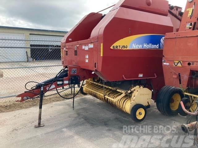 New Holland BR7090 Round balers