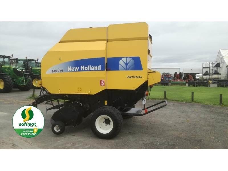 New Holland BR7070 Round balers