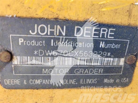 John Deere 670C Graders