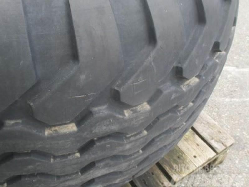 Vredestein RAD 700/45-22,5 #279 Tyres, wheels and rims