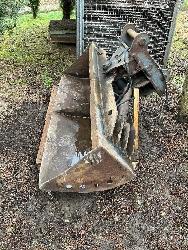 Komatsu 1600