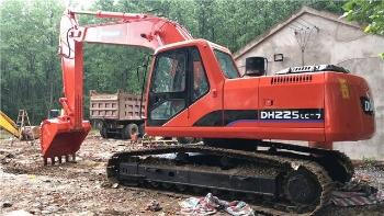 Doosan DH225