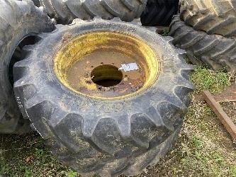  380/85R30