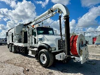Mack GU713