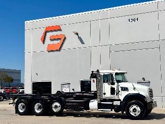 Mack CV 713