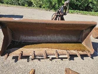 CAT 428d -