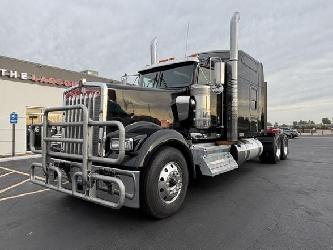 Kenworth W900