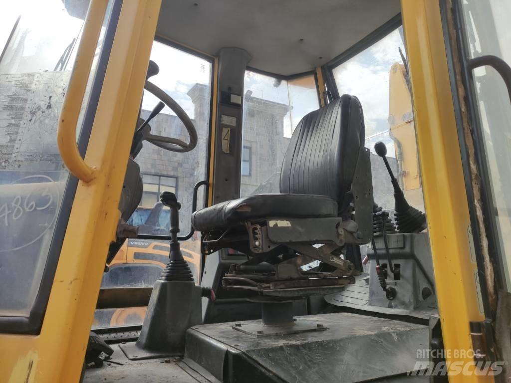 Komatsu WB 92 A Backhoe loaders