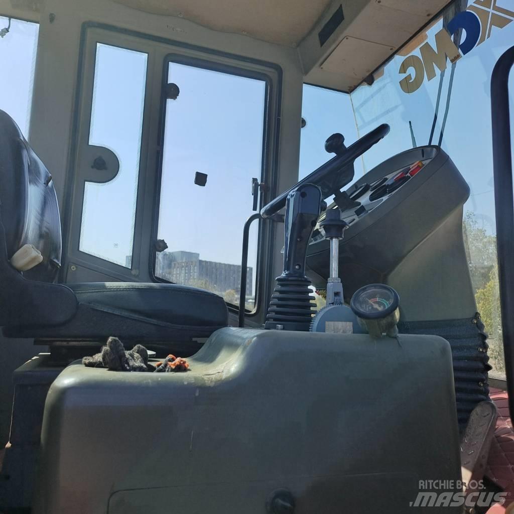 XCMG XS203J Single drum rollers