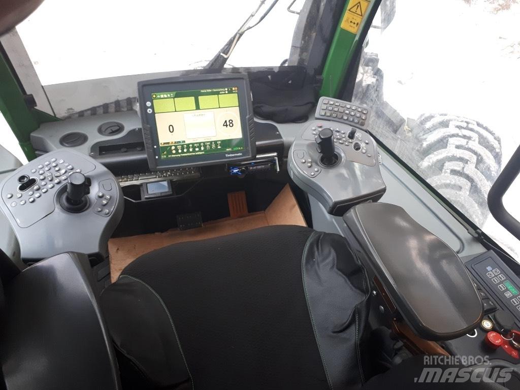 John Deere 1270 E Harvesters