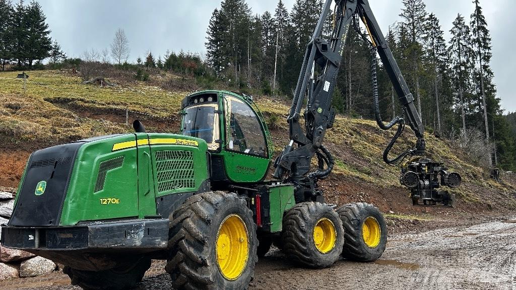 John Deere 1270 E Harvesters