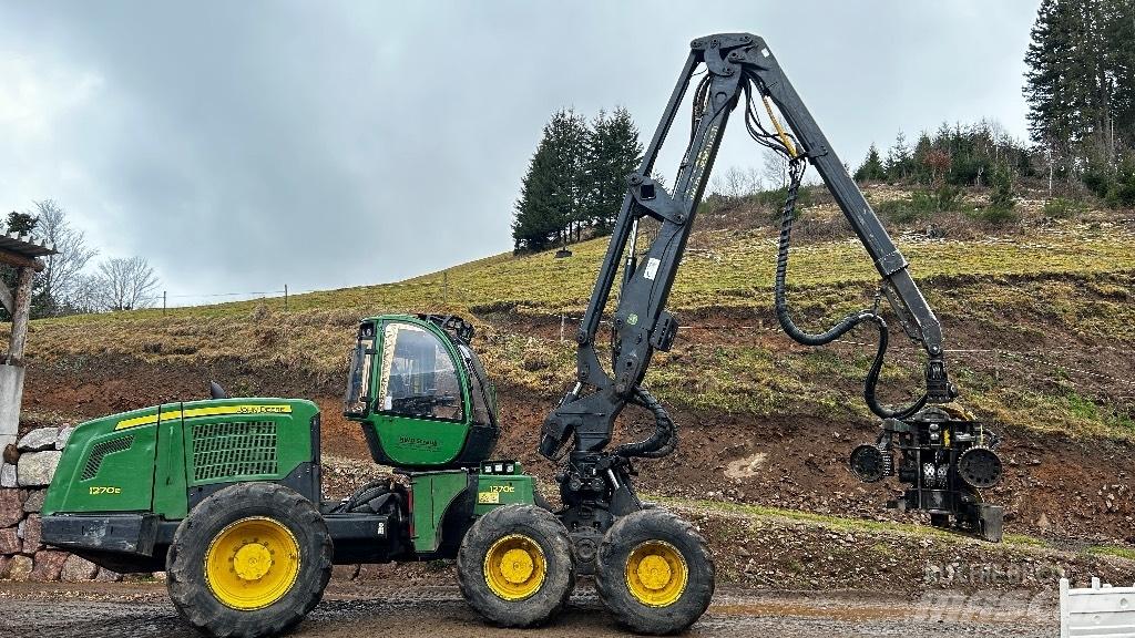 John Deere 1270 E Harvesters