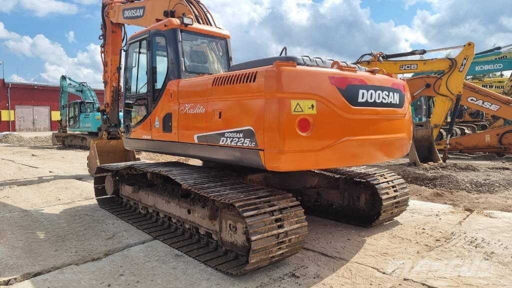 Doosan DX 225 LC Crawler excavators