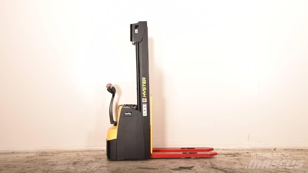Hyster S 1.2 Pedestrian stacker