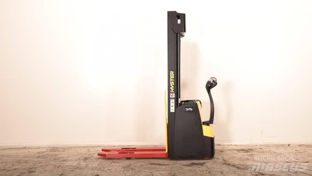 Hyster S 1.2 Pedestrian stacker