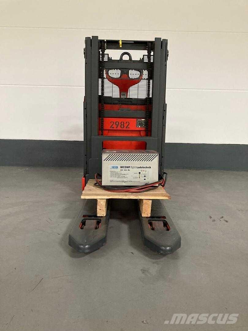 Linde D08 High lift order picker
