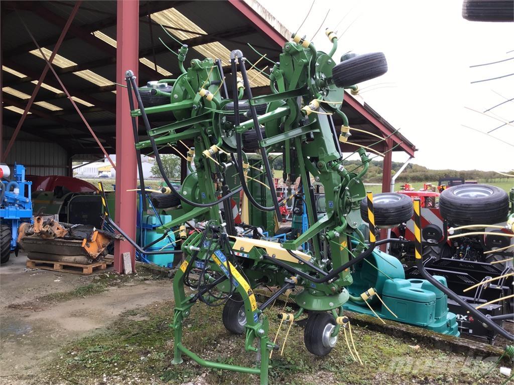 Krone Vendro 820 Rakes and tedders