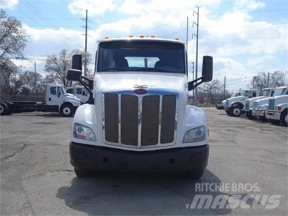 Peterbilt 579 Tractor Units