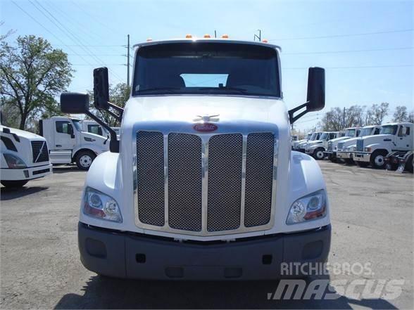 Peterbilt 579 Tractor Units