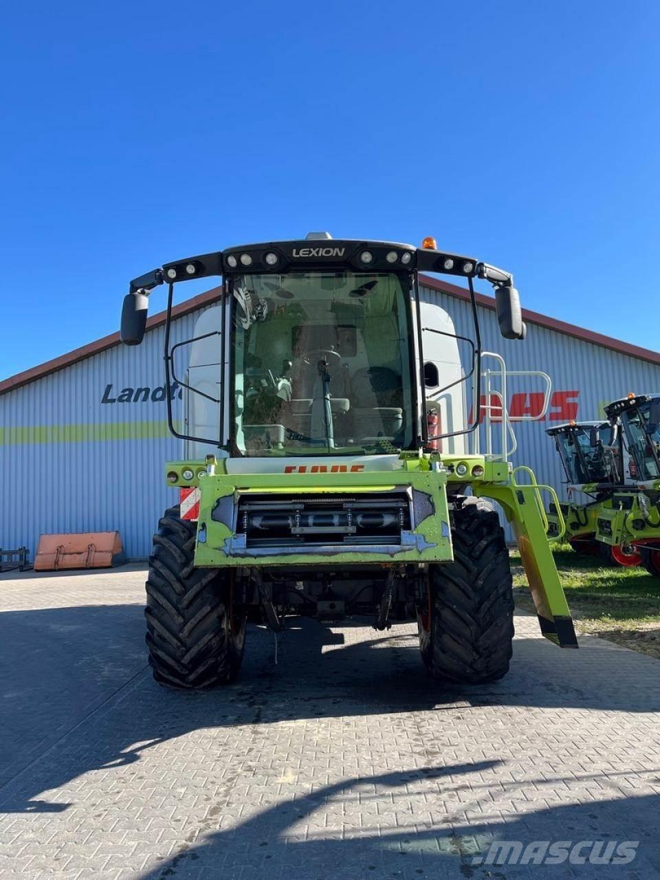 CLAAS Lexion 750 Combine harvesters