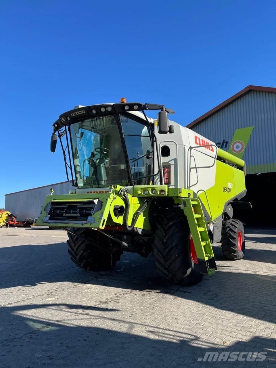 CLAAS Lexion 750 Combine harvesters