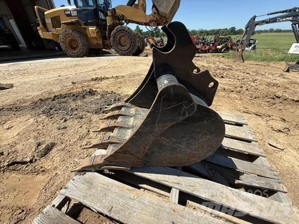 Kubota  Buckets