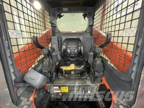 Kubota SSV75 Skid steer loaders