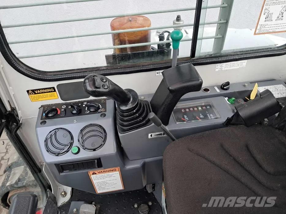 Takeuchi TB 153 FR Crawler excavators