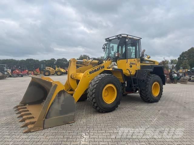 Komatsu WA 320 Wheel loaders