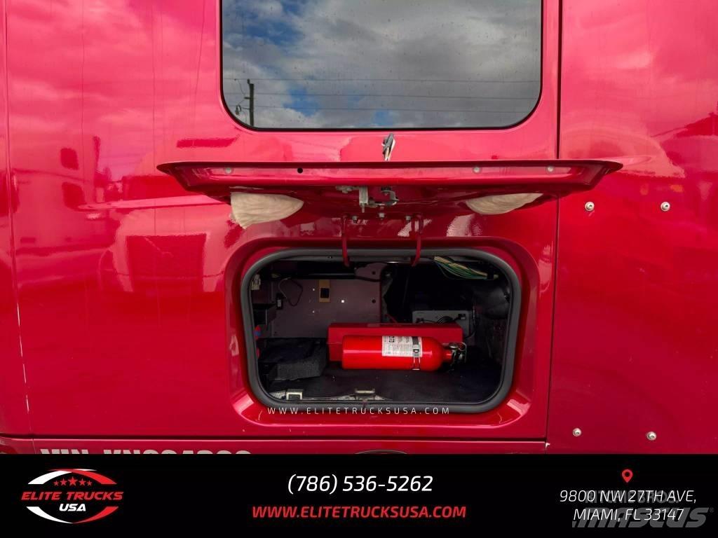 International LT Tractor Units