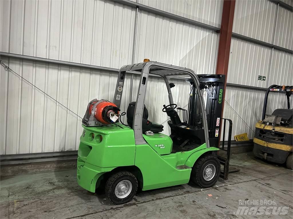 Cesab M325G LPG trucks