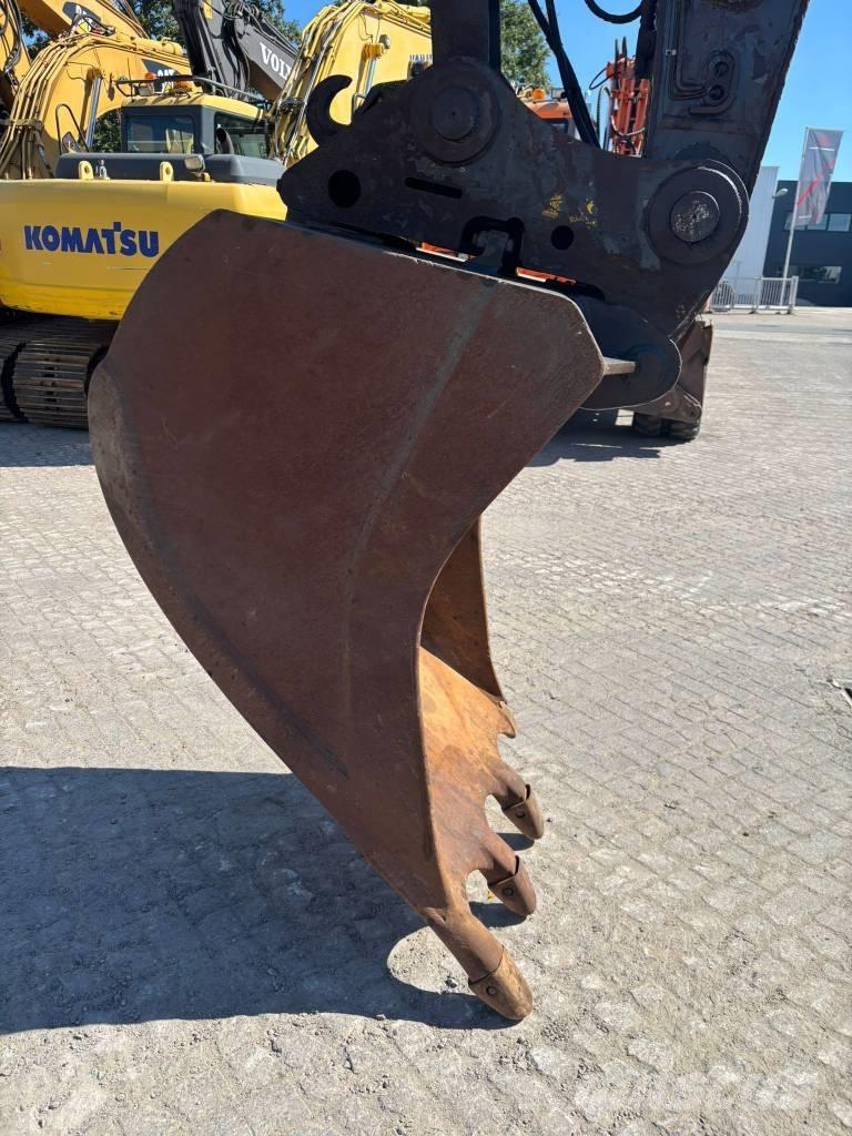 Volvo EC 210 B LC Crawler excavators