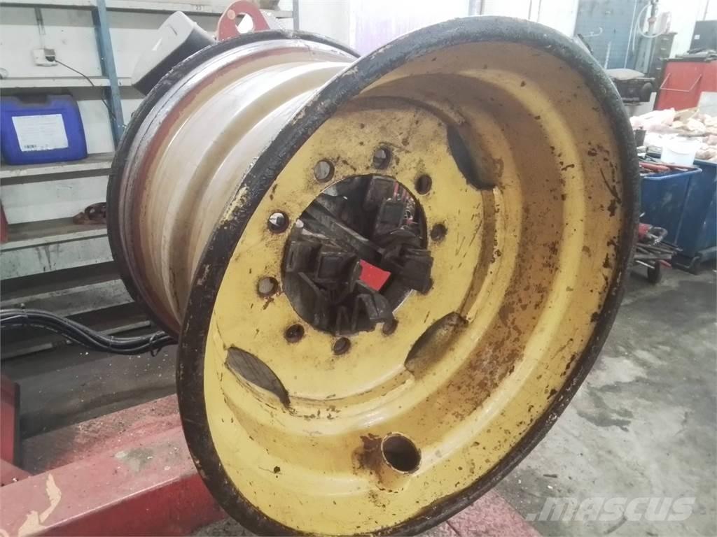 Ösa 250 20x26,5 Tyres, wheels and rims