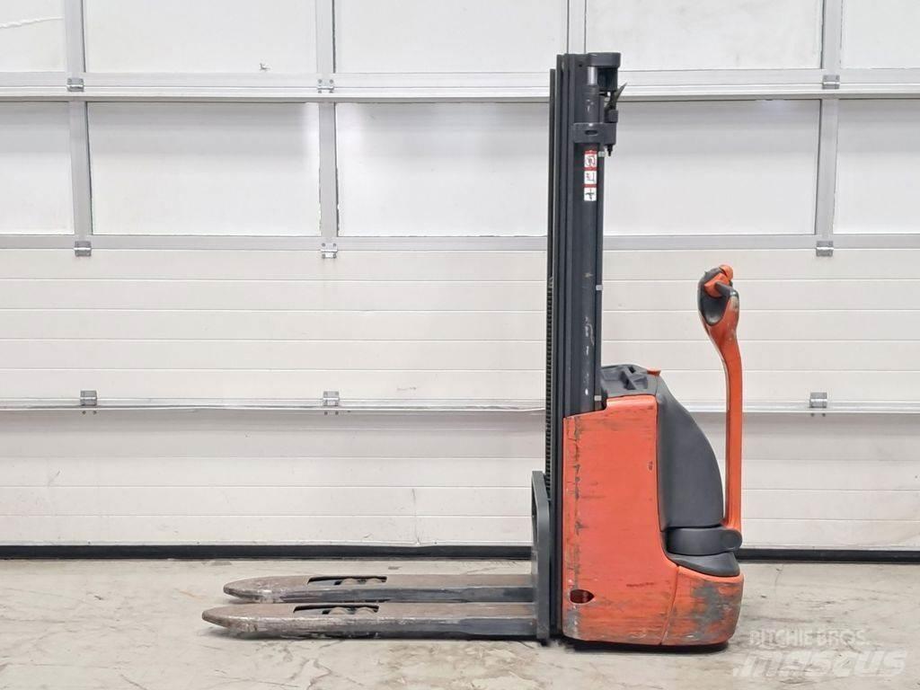 Linde L12 Pedestrian stacker